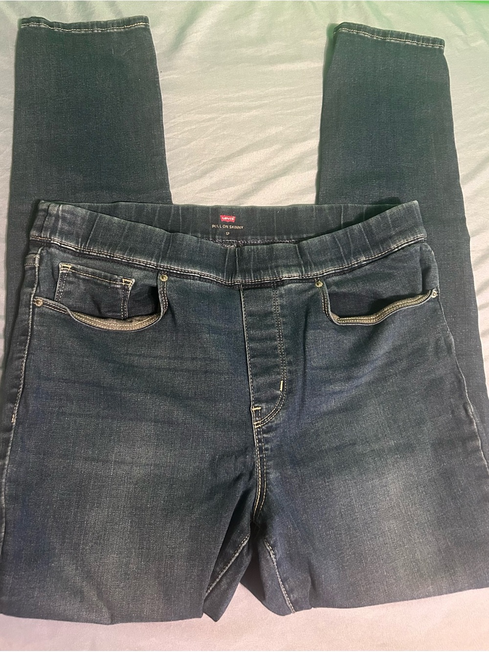 Levi's Women's Dark Blue Skinny Jeans size 12 pull on